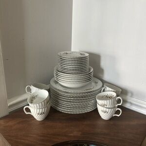 Elegant White Floral Dinnerware Set